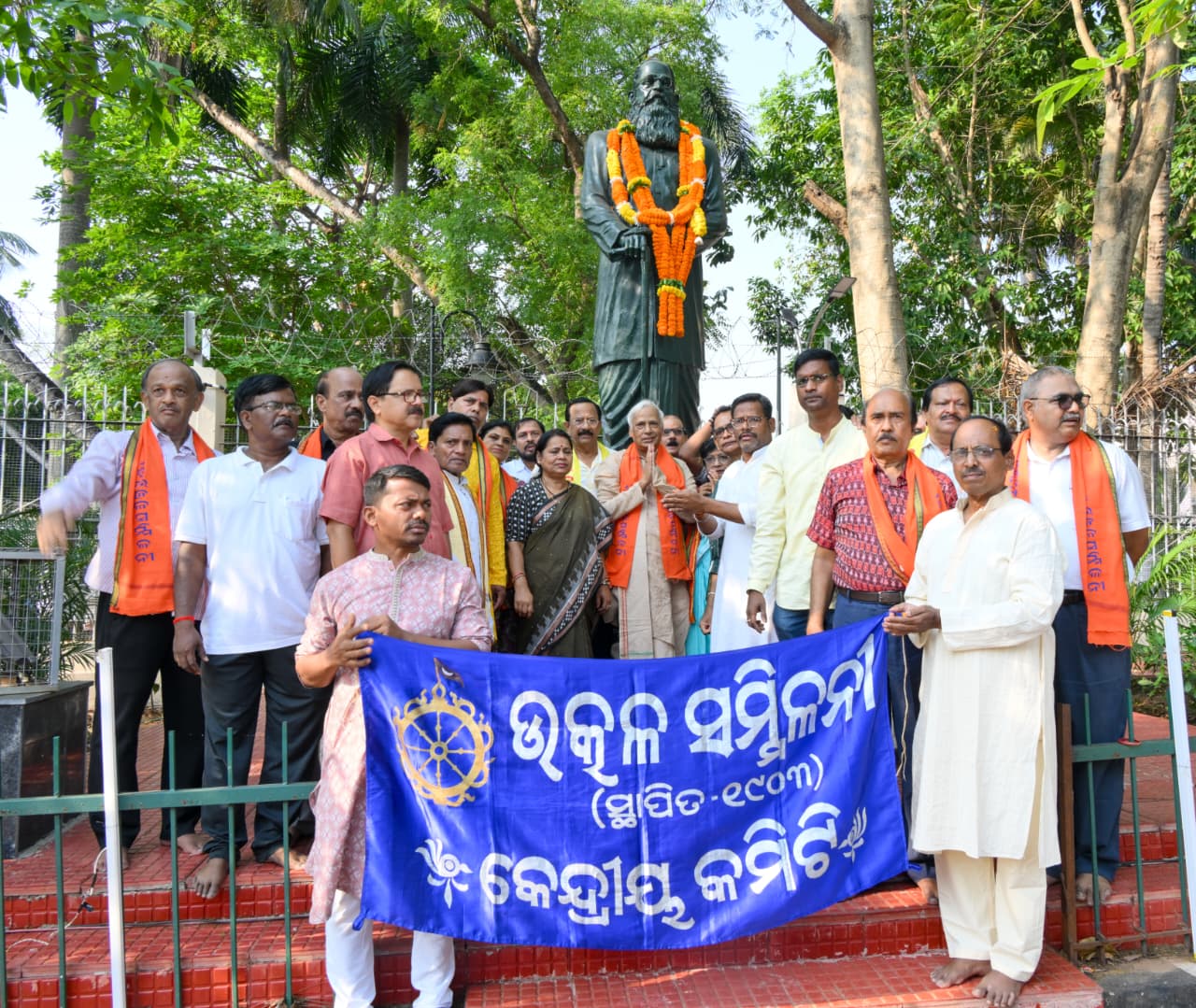 ଓଡ଼ିଶା ଦିବସ ଅବସରରେ ବରପୁତ୍ରମାନଙ୍କୁ ଶ୍ରଦ୍ଧାଞ୍ଜଳି ଓ ମାଲ୍ୟାର୍ପଣ